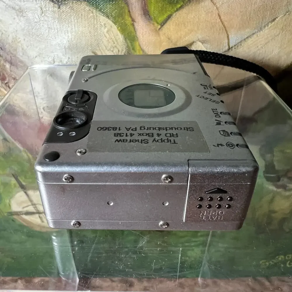 Canon ELPH 2 Digital Camera Silver with Case Untested AS IS